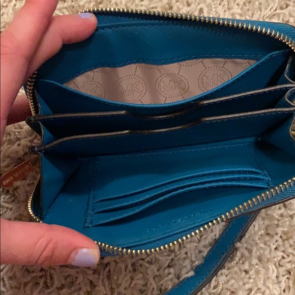 Teal Michael Kors Wristlet - Picture 4 of 6